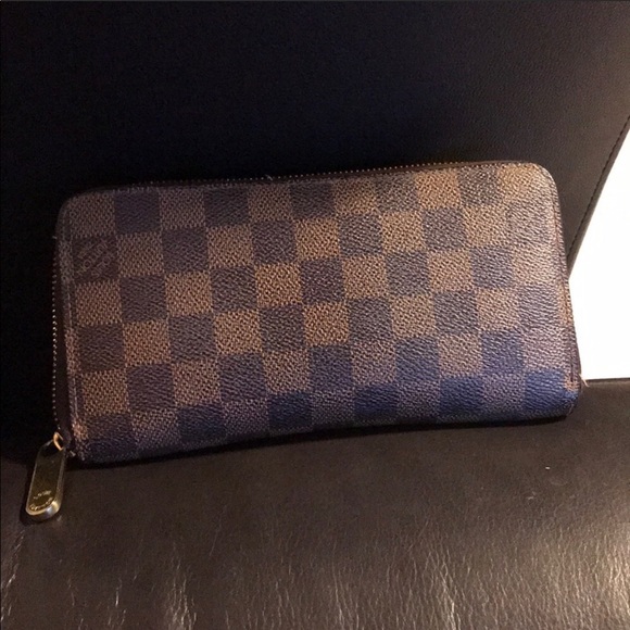 Handbags - Traded.❤️Louis Vuitton zipper wallet